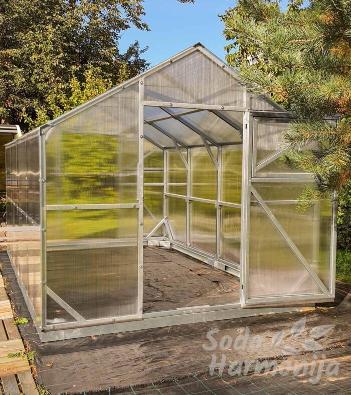 Polikarbonatinis šiltnamis